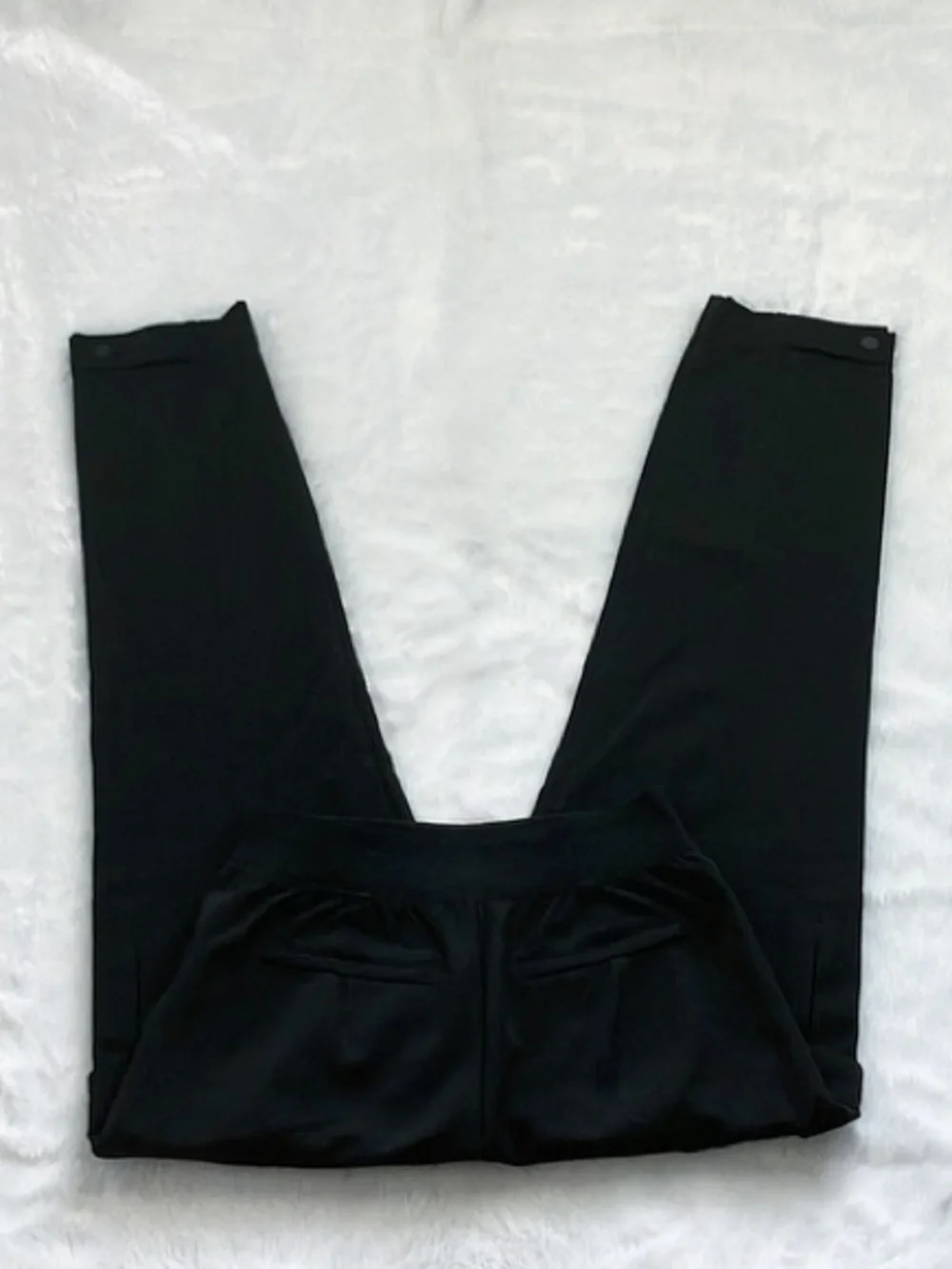 Like New Black Athleta Endless High Rise Cargo Pant, Size 6